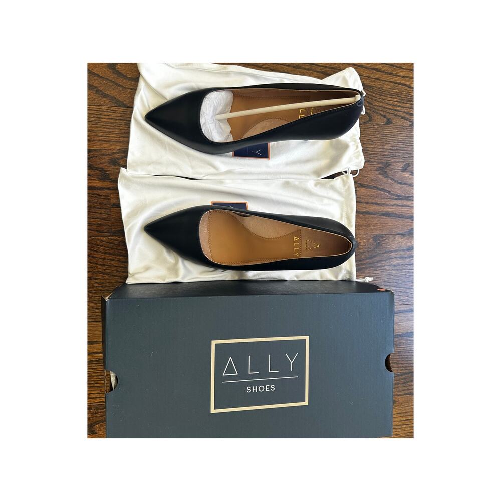 Ally Classic Good Night Navy Leather 3-inch Classic Pump 40.5C (US 9-9.5. Wide)